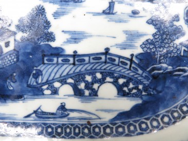 #1608  18th Century Chinese Export Porcelain 'Landscape' Plate, Qianlong reign (1736-1795)  **Sold** in our Liverpool shop - June 2018 / 利物浦店内售出 - 2018年6月