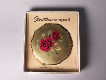 #1513  Boxed Stratton Powder Compact, circa 1970  **SOLD** December 2019