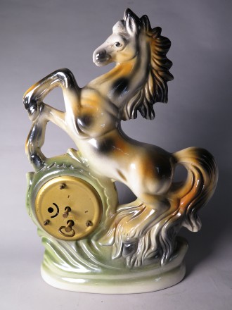 #1511  Lustre Pottery Horse Mantle Clock from Italy, circa 1955-1965   **SOLD** December 2017