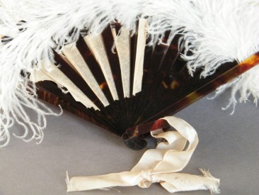 #0241 Early 20th Century Ladies Ostrich Feather Fan - probably circa 1920-1940 **SOLD**