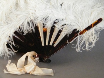 #0241 Early 20th Century Ladies Ostrich Feather Fan - probably circa 1920-1940 **SOLD**