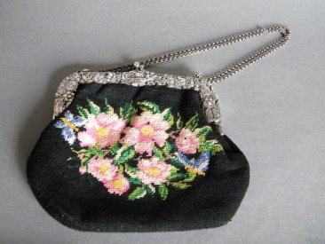 #0085 German Embroidered Handbag with Silver Clasp, Edwardian c1900-1910