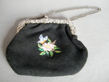 #0085 German Embroidered Handbag with Silver Clasp, Edwardian c1900-1910