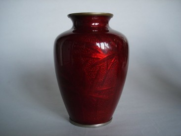 #0199  Pair of Japanese Ruby Red Baisse-taille Enamel Vases - Meiji **Sold** through our shop - September 2008 利物浦店内售出 - 2008年9月