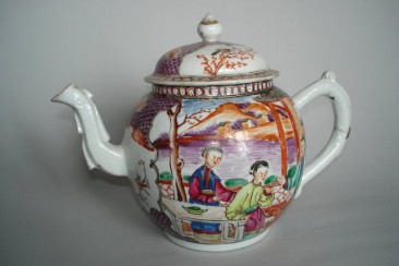 #0240   18th Century Chinese Export Famille Rose Teapot & Cover   **Sold to China - January 2009 售至中国 - 2009年1 月