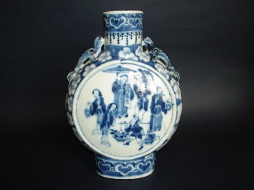 #0081 Late 19th Century Chinese Porcelain Moon Flask **Sold**to USA - September 2008 售至美国 - 2008年9 月