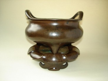 #0182 17th Century Bronze Chinese Censer and Stand  **Sold** to USA - January 2010 售至美国 - 2010年1月