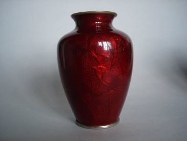 #0199  Pair of Japanese Ruby Red Baisse-taille Enamel Vases - Meiji **Sold** through our shop - September 2008 利物浦店内售出 - 2008年9月