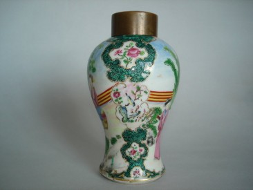 #0692    Famille Rose Chinese Export Tea Cannister c1796-1820   **SOLD** Sold through our Liverpool shop, February 2017