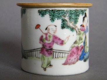 #0302 Chinese Porcelain 'Famille Rose' Cosmetic Pot c1865-1900 **Sold** Through our Liverpool shop