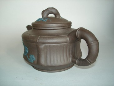 #0147  Chinese Yixing Stoneware Teapot - 20th Century **Sold**  to Hong Kong - JULY 2009 售至香港 - 2009年7月