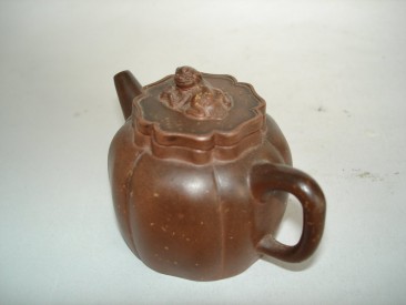 #0207  Early 18th Century Chnese Miniature Yixing Teapot **Sold** to Taiwan  - December 2008 售至台湾 - 2008年12月