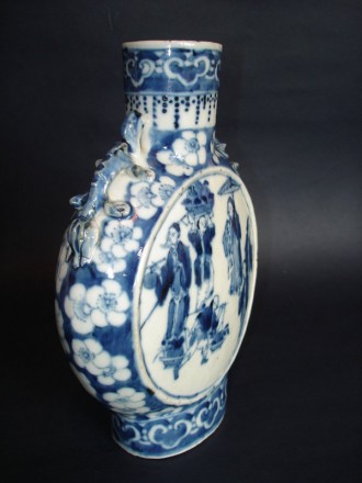 #0081 Late 19th Century Chinese Porcelain Moon Flask **Sold**to USA - September 2008 售至美国 - 2008年9 月