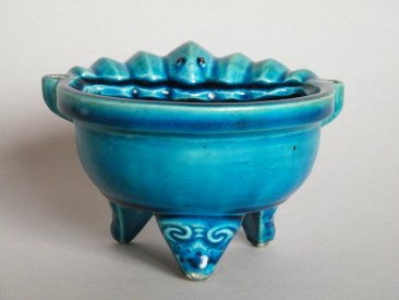 #1616  Rare 18th Century Turquoise Glazed Bat Form Censer -  Price on Request 售价待询