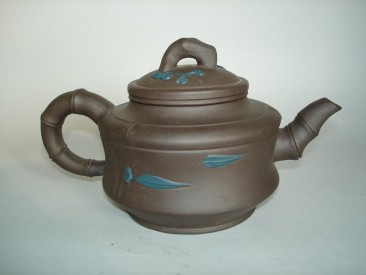 #0147  Chinese Yixing Stoneware Teapot - 20th Century **Sold**  to Hong Kong - JULY 2009 售至香港 - 2009年7月