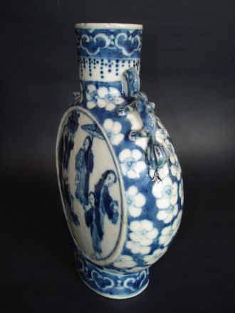 #0081 Late 19th Century Chinese Porcelain Moon Flask **Sold**to USA - September 2008 售至美国 - 2008年9 月