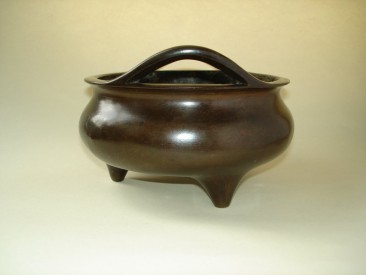 #0182 17th Century Bronze Chinese Censer and Stand  **Sold** to USA - January 2010 售至美国 - 2010年1月