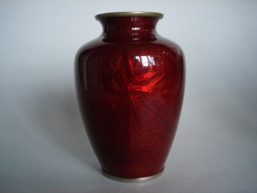 #0199  Pair of Japanese Ruby Red Baisse-taille Enamel Vases - Meiji **Sold** through our shop - September 2008 利物浦店内售出 - 2008年9月