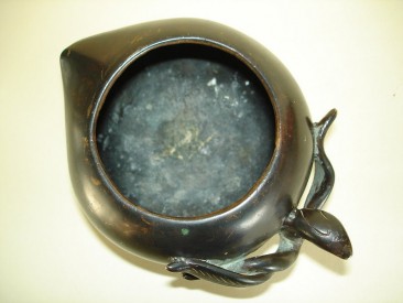 #0078  16th/Early 17th Century Chinese Bronze Water Pot   **Sold to China** - May 2009 售至中国 - 2009年5月