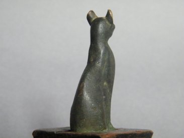 #1401 Rare Ancient Egyptian Bronze Cat, Late Period (664 - 332 BC)**Sold** to France - July 2015/售至法国 - 2015.7