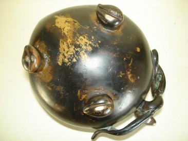 #0078  16th/Early 17th Century Chinese Bronze Water Pot   **Sold to China** - May 2009 售至中国 - 2009年5月