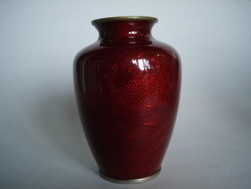 #0199  Pair of Japanese Ruby Red Baisse-taille Enamel Vases - Meiji **Sold** through our shop - September 2008 利物浦店内售出 - 2008年9月