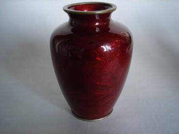 #0199  Pair of Japanese Ruby Red Baisse-taille Enamel Vases - Meiji **Sold** through our shop - September 2008 利物浦店内售出 - 2008年9月